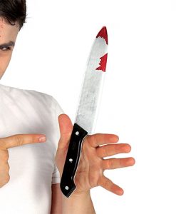Cuchillo con sangre de plástico