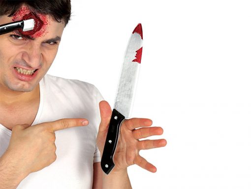 Cuchillo con sangre de plástico
