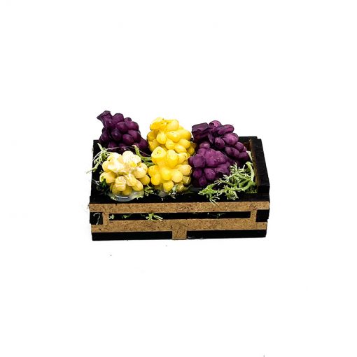 Caja de madera con uvas en miniatura